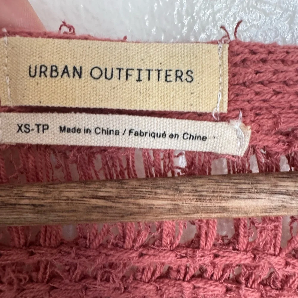 Urban Outfitters UO Tahiti Bell-Sleeve Fringe Sweater – XS – Mauve Pink